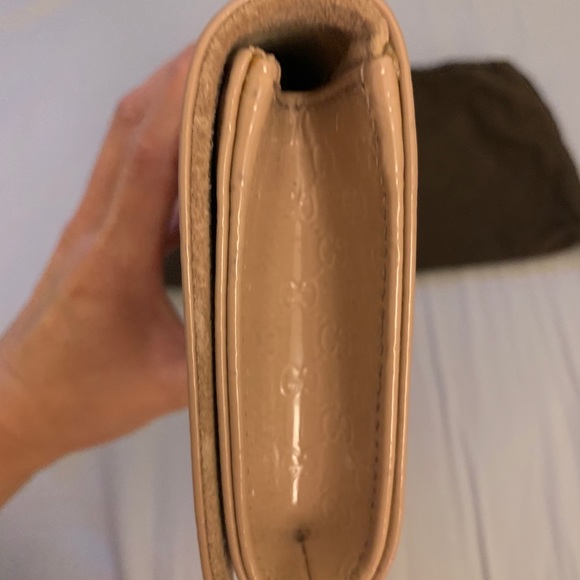 GUCCI Patent Microguccissima Small Clutch - Picture 7 of 10